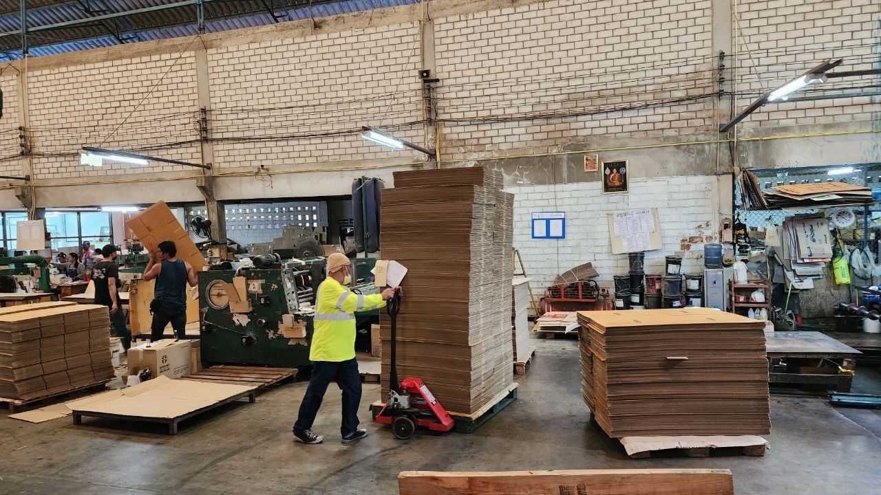 ผลิตกล่องลูกฟูกราคาถูก